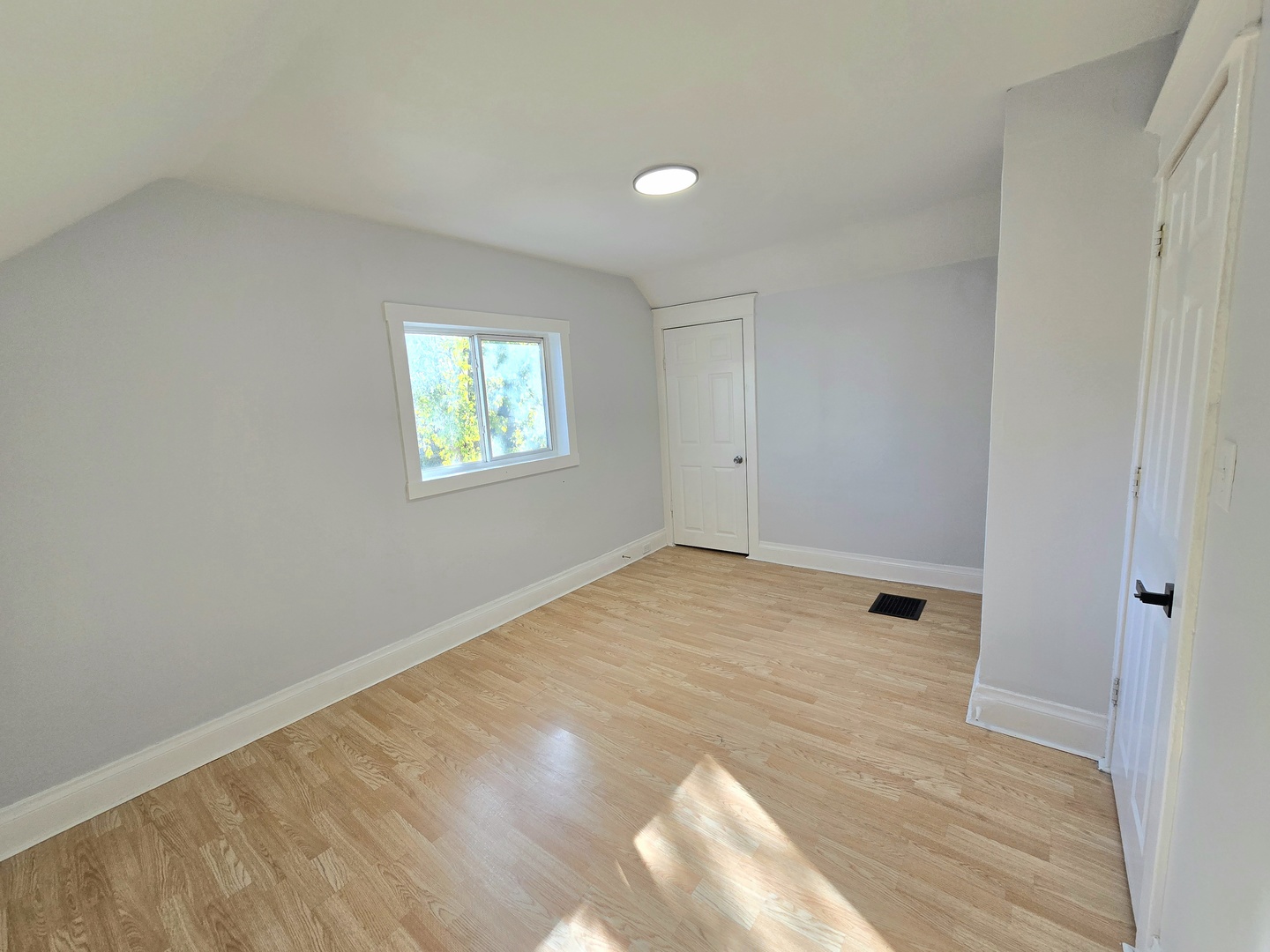 324 Rosewood Avenue, Aurora, IL 60505