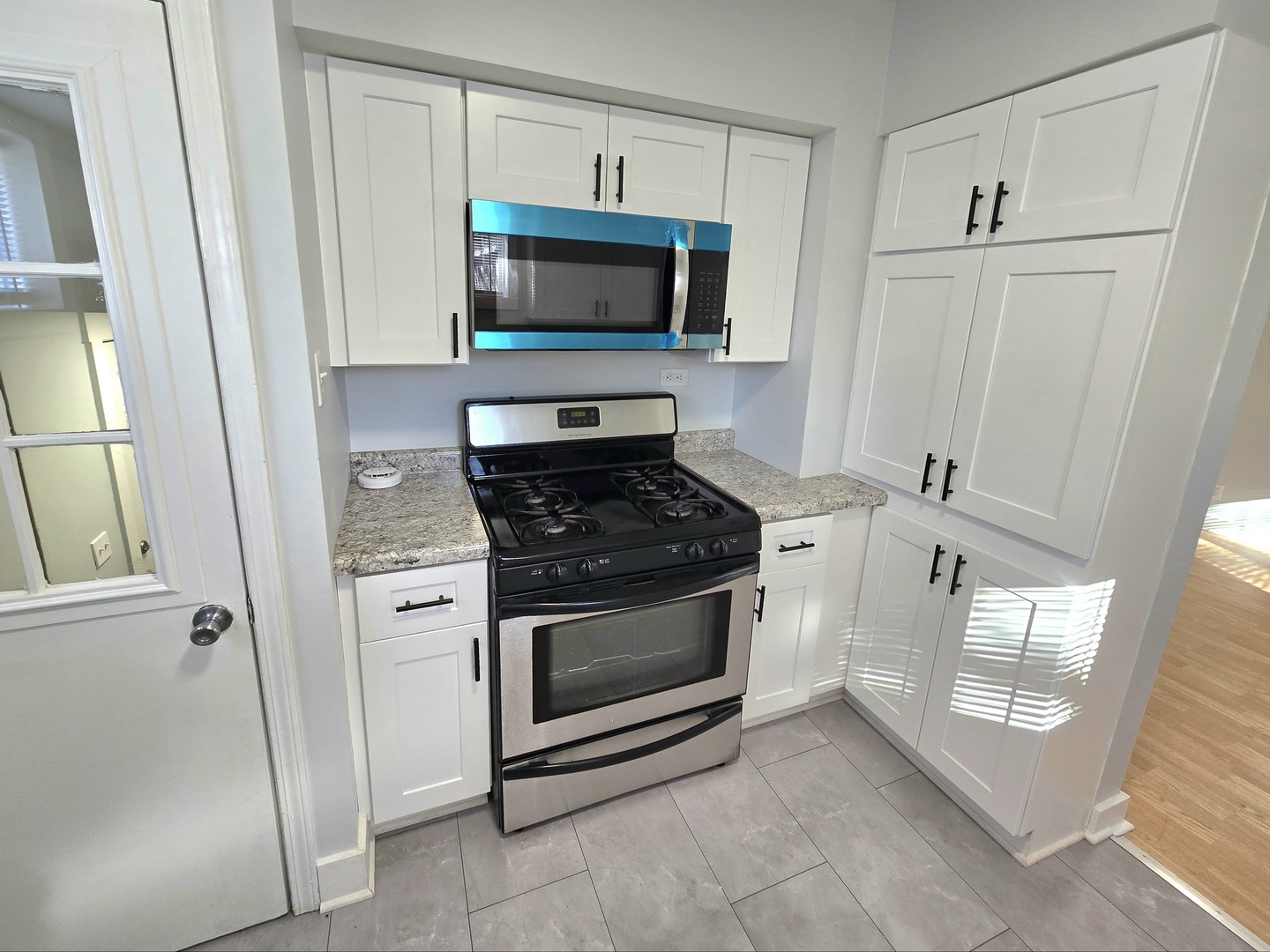 324 Rosewood Avenue, Aurora, IL 60505