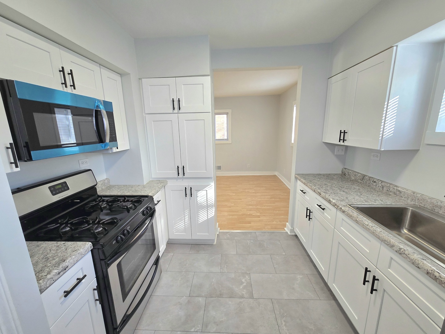 324 Rosewood Avenue, Aurora, IL 60505