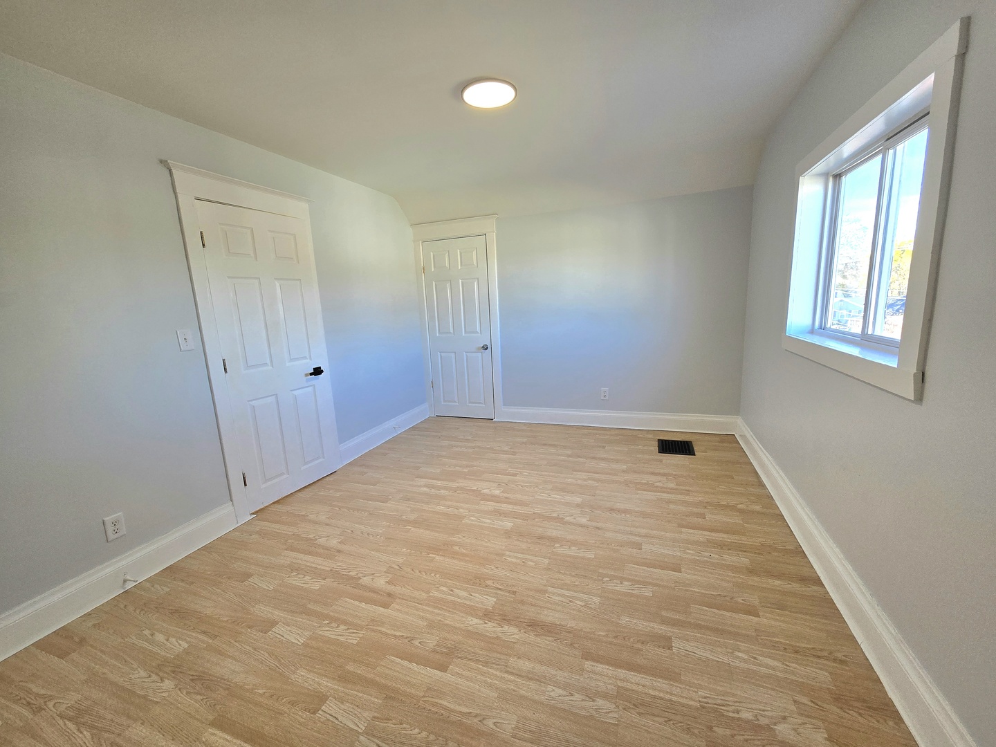 324 Rosewood Avenue, Aurora, IL 60505