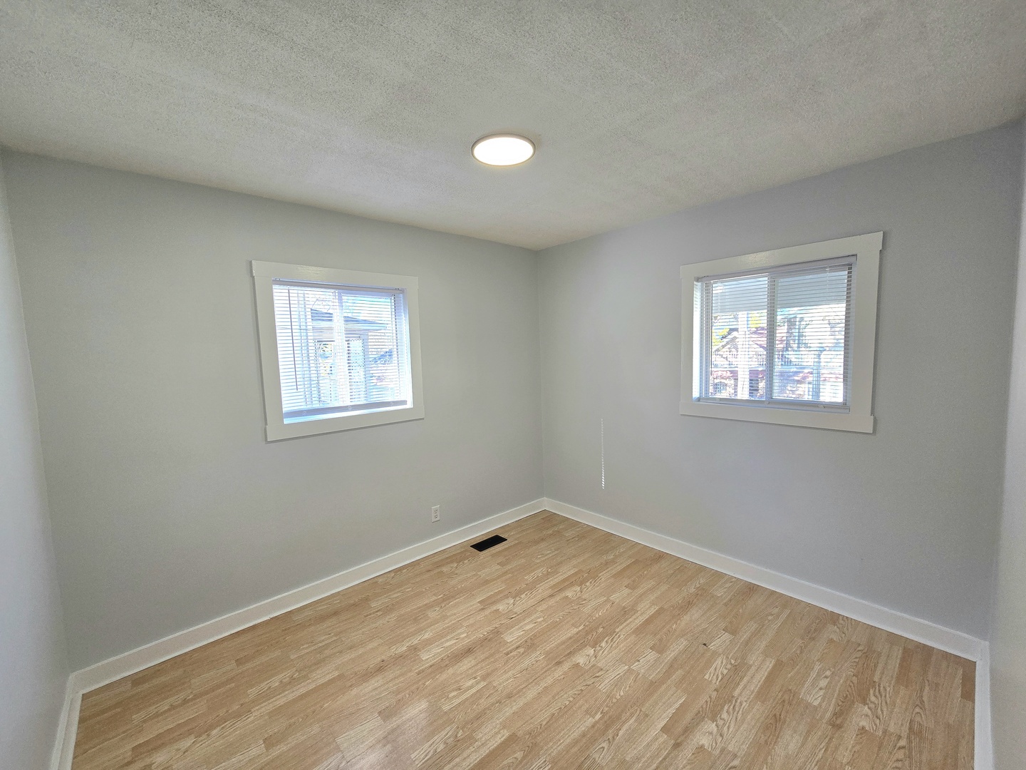 324 Rosewood Avenue, Aurora, IL 60505