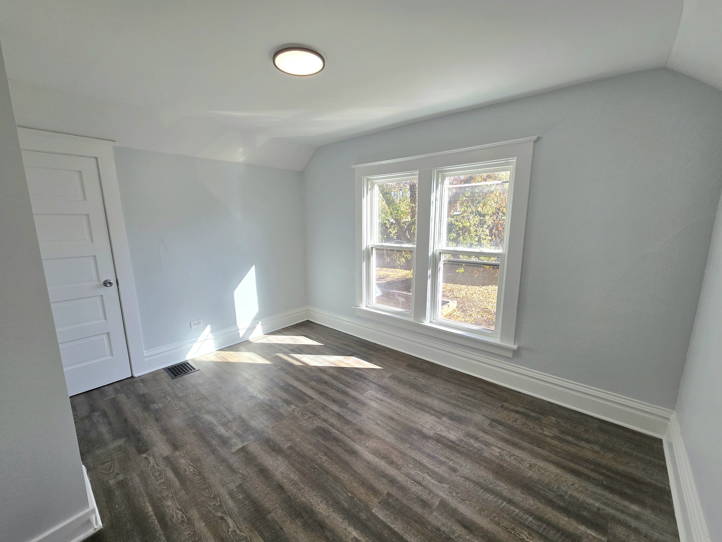 328 Rosewood Avenue, Aurora, IL 60505