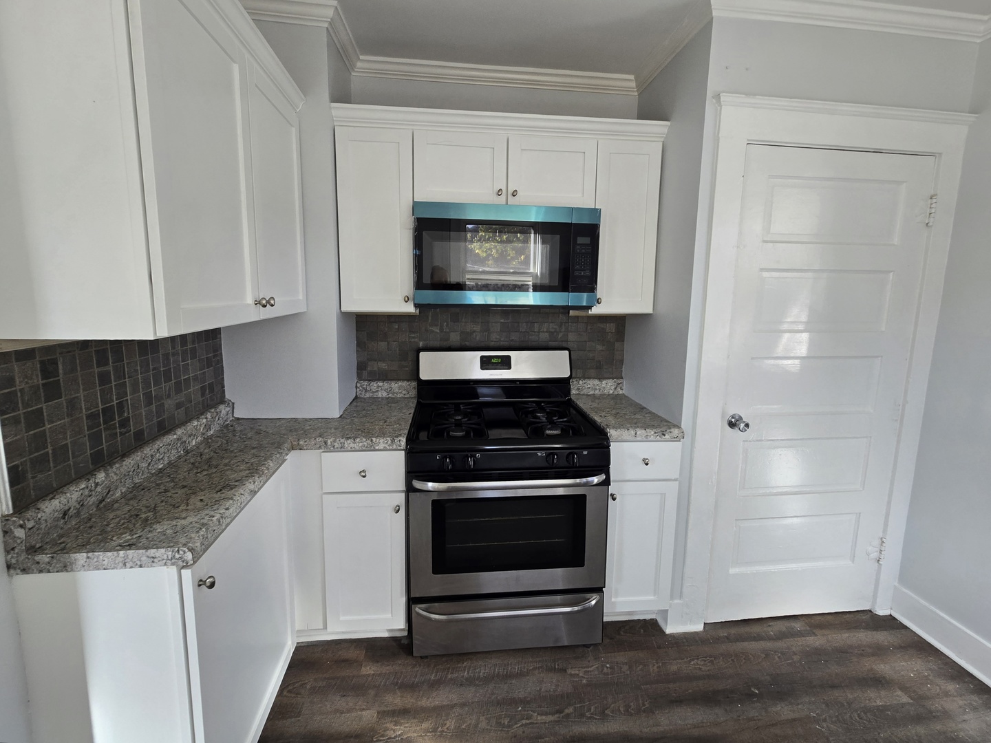 328 Rosewood Avenue, Aurora, IL 60505