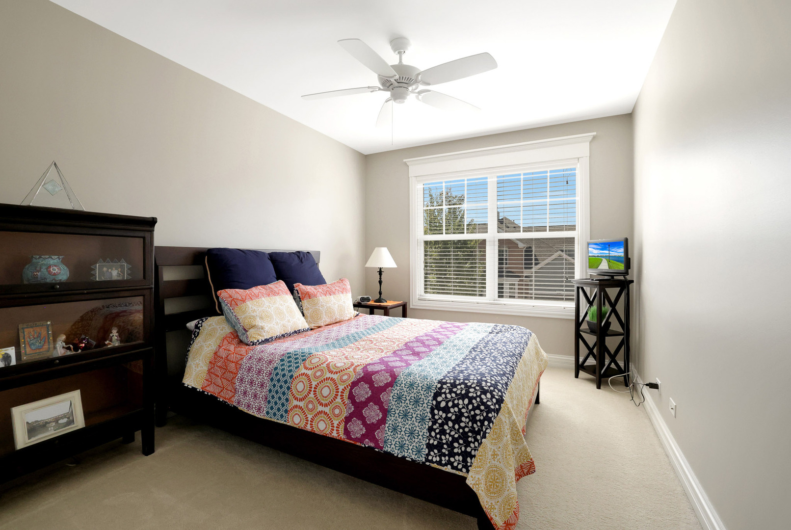 1053 Hummingbird Way, Bartlett, IL 60103