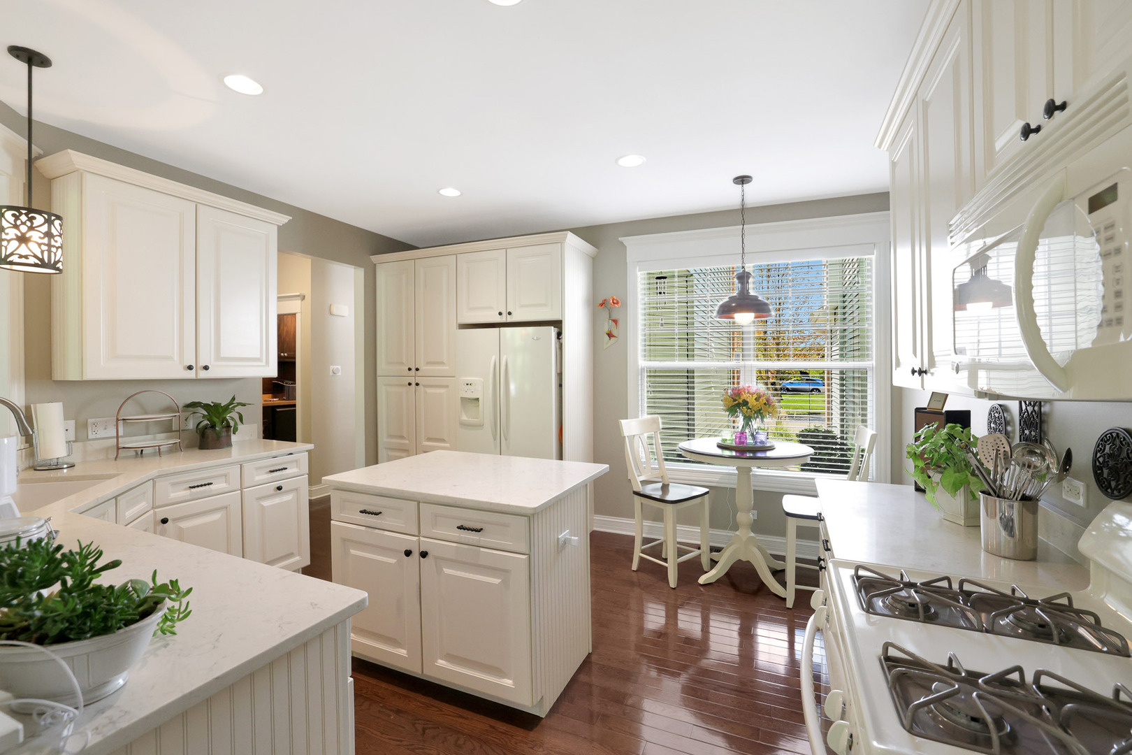 1053 Hummingbird Way, Bartlett, IL 60103