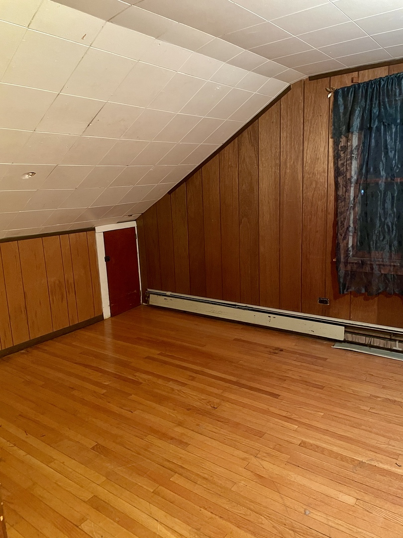 9626 Moody Avenue, Oak Lawn, IL 60453