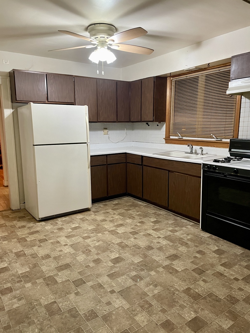 9626 Moody Avenue, Oak Lawn, IL 60453