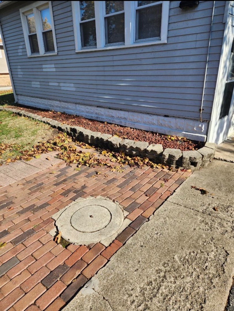 9626 Moody Avenue, Oak Lawn, IL 60453