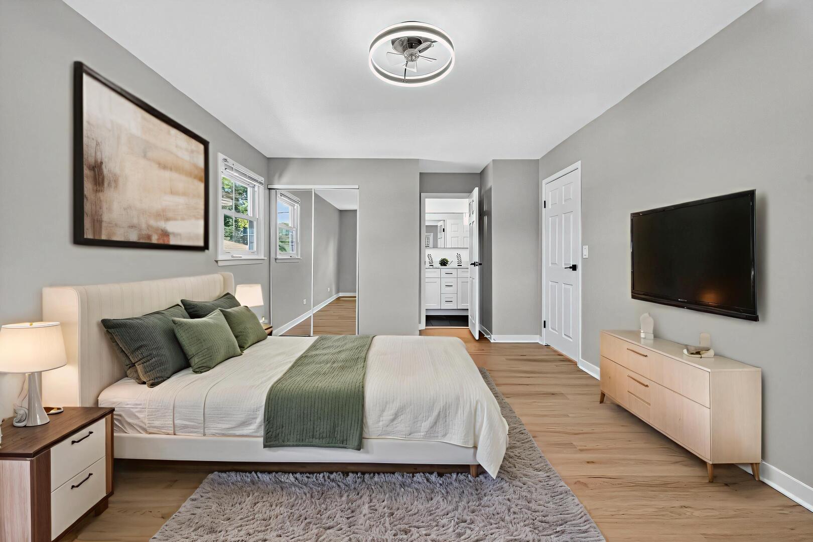 1813 W Pheasant Trail, Mount Prospect, IL 60056