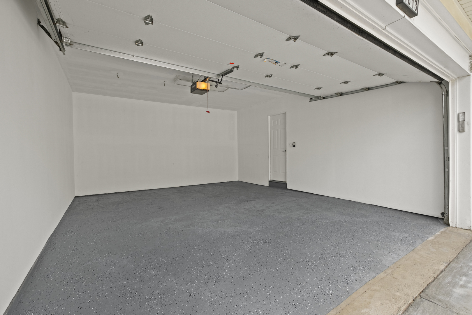 1813 W Pheasant Trail, Mount Prospect, IL 60056