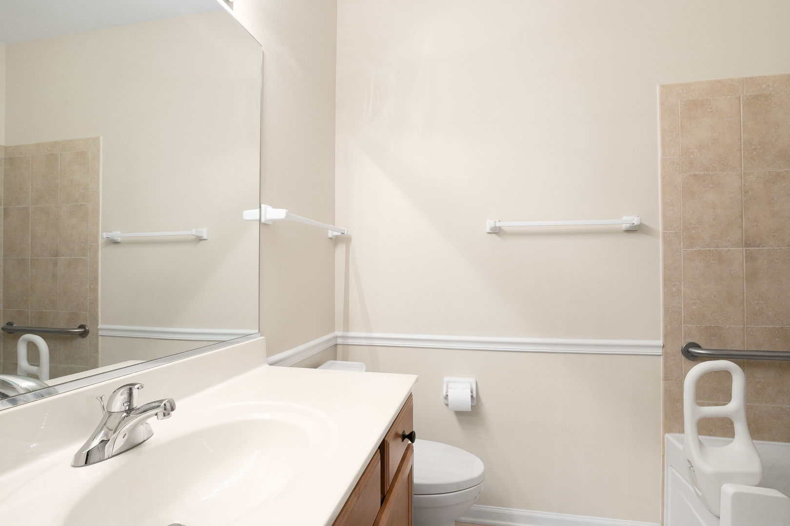 272 Enfield Lane, Grayslake, IL 60030