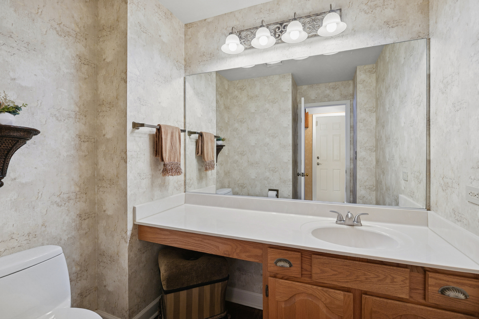 14870 King Drive, Green Oaks, IL 60048