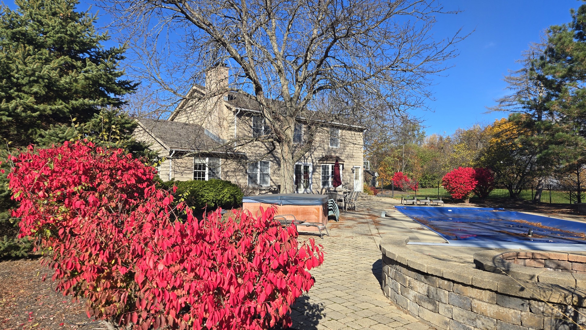 14870 King Drive, Green Oaks, IL 60048