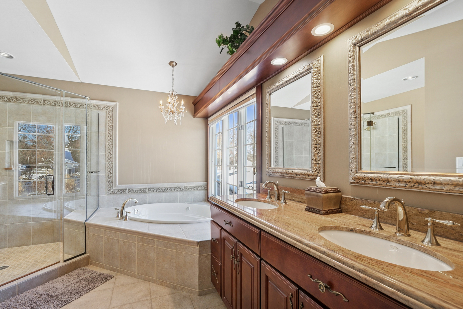 14870 King Drive, Green Oaks, IL 60048