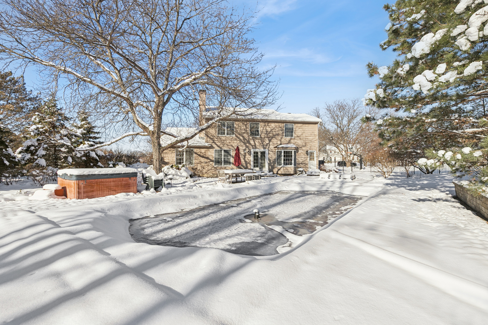 14870 King Drive, Green Oaks, IL 60048