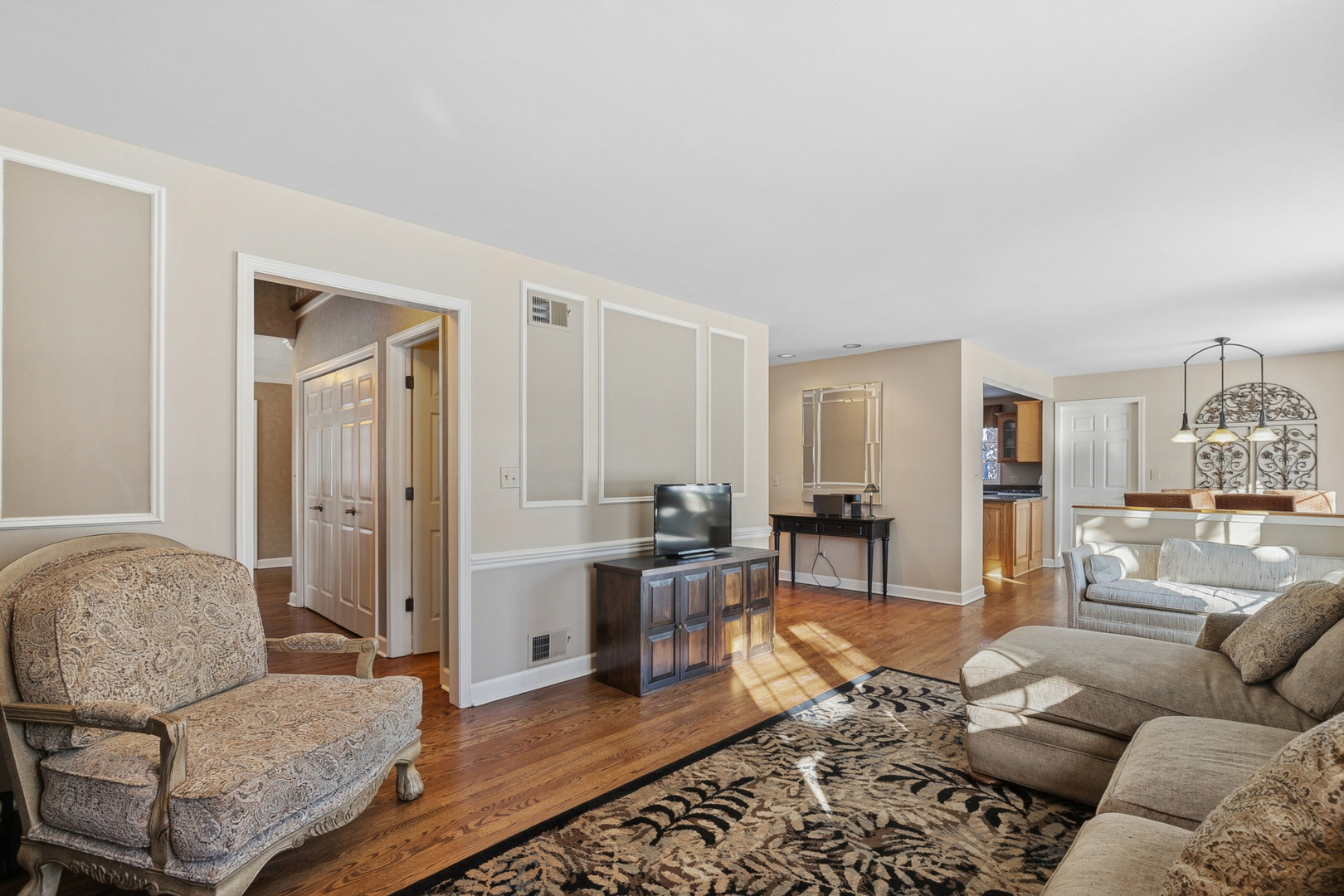 14870 King Drive, Green Oaks, IL 60048