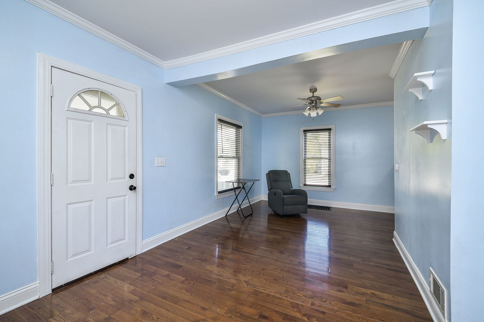 1045 Grand Boulevard, Aurora, IL 60505