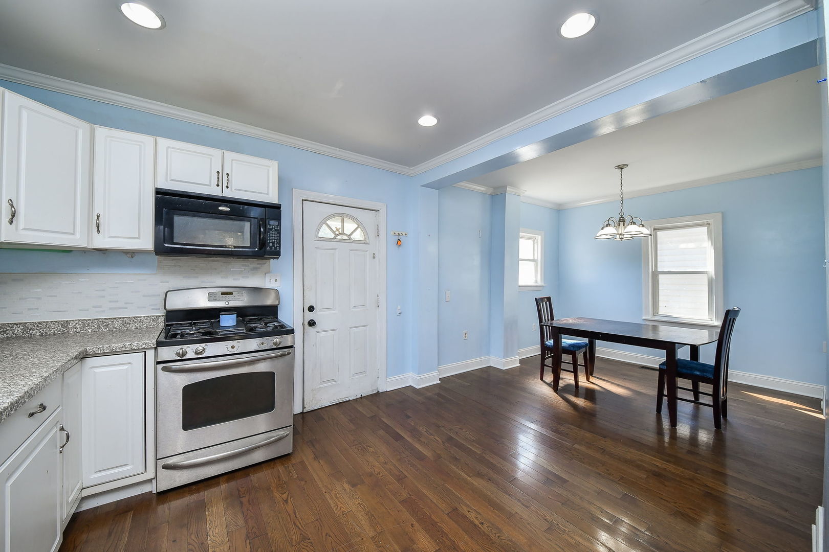 1045 Grand Boulevard, Aurora, IL 60505