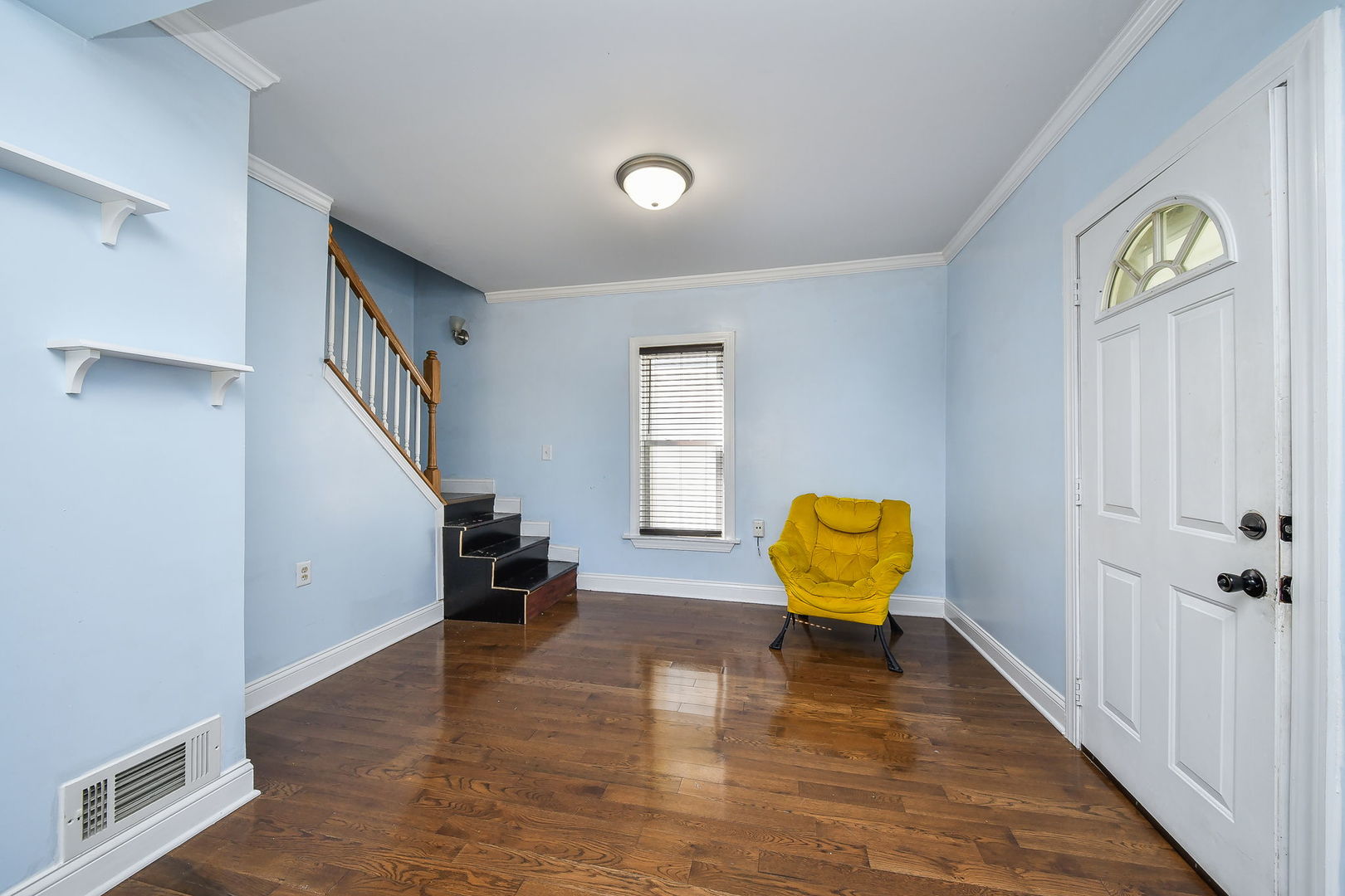 1045 Grand Boulevard, Aurora, IL 60505