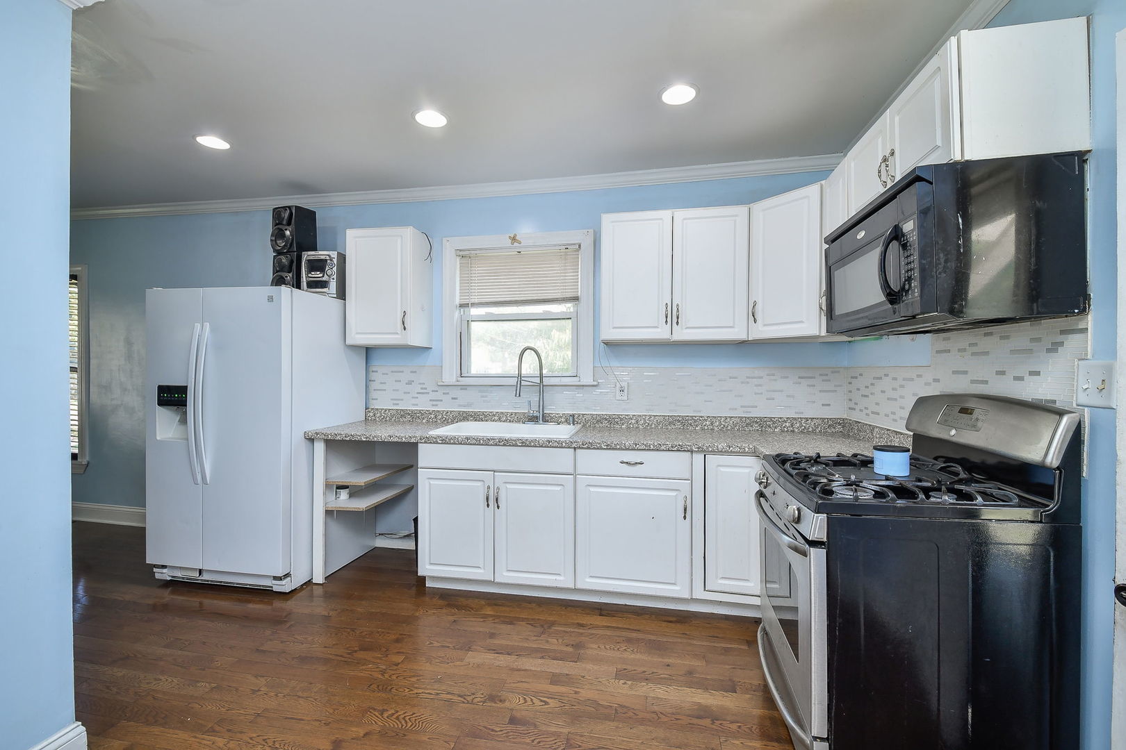 1045 Grand Boulevard, Aurora, IL 60505