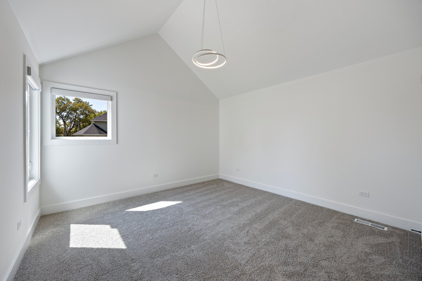 1519 Foothill Drive, Wheaton, IL 60189