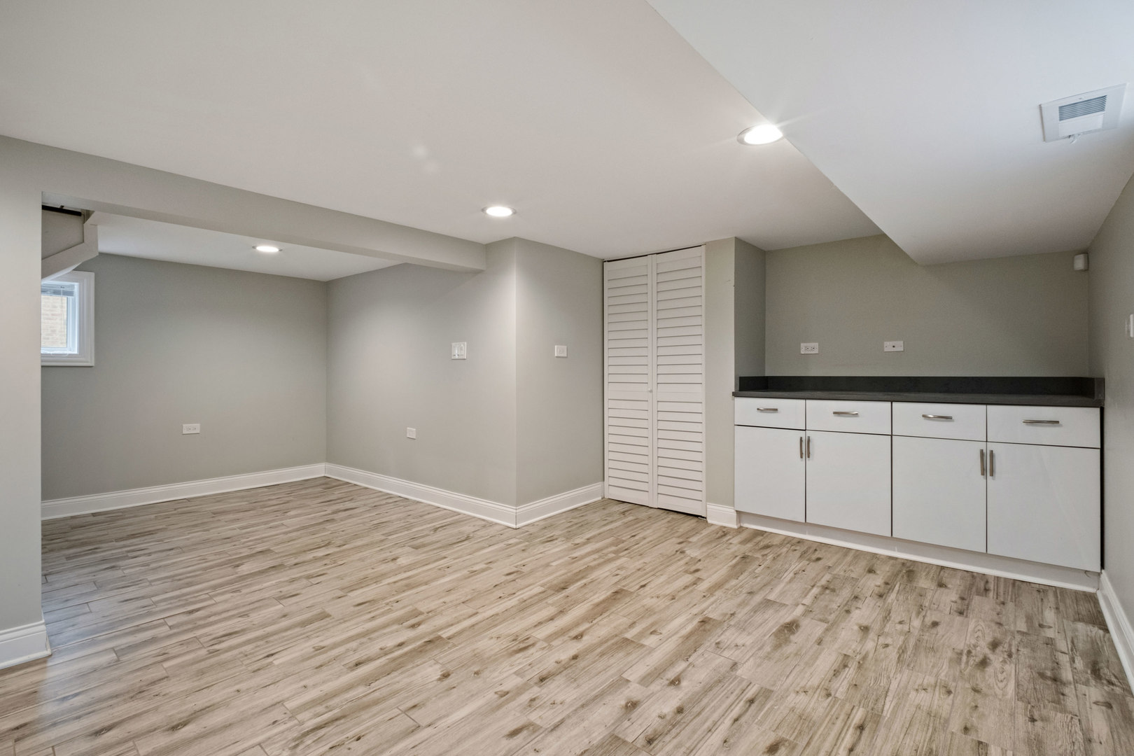 2719 N 74th Court, Elmwood Park, IL 60707