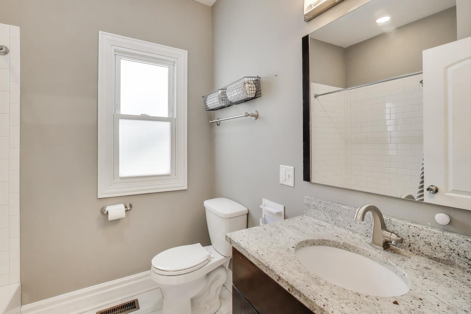 1930 W Huron Street, Chicago, IL 60622