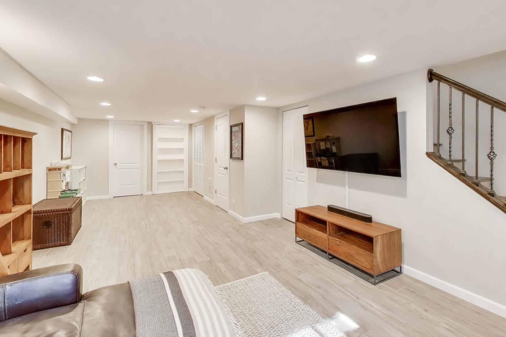 1930 W Huron Street, Chicago, IL 60622