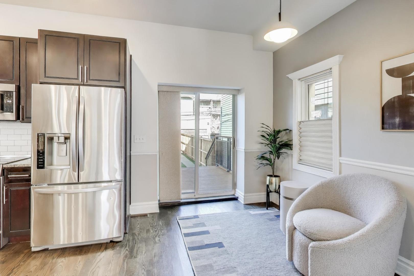 1930 W Huron Street, Chicago, IL 60622