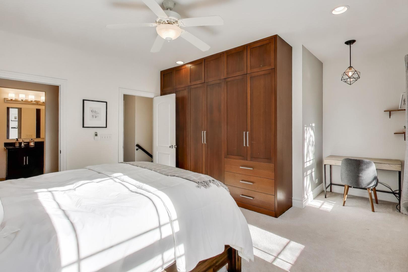 1930 W Huron Street, Chicago, IL 60622