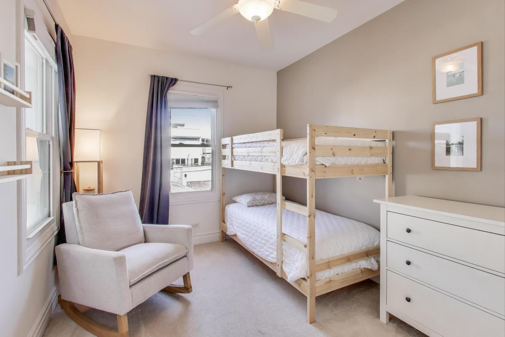 1930 W Huron Street, Chicago, IL 60622