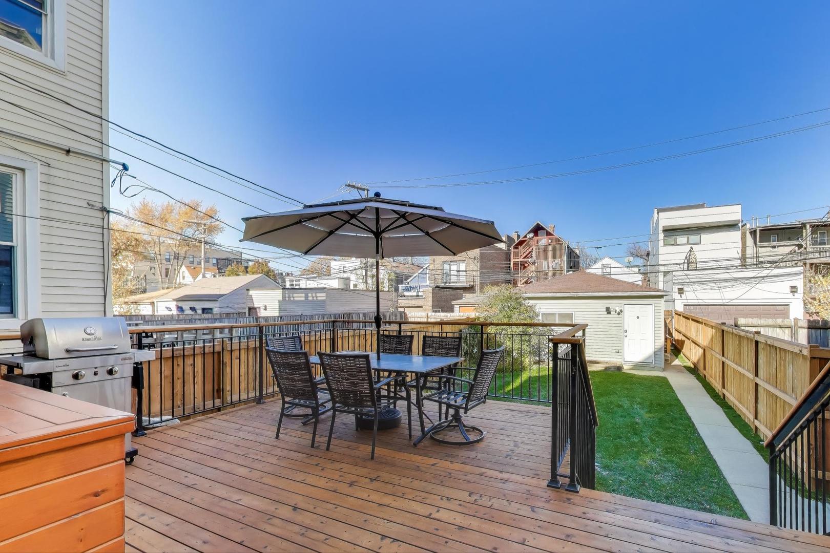 1930 W Huron Street, Chicago, IL 60622