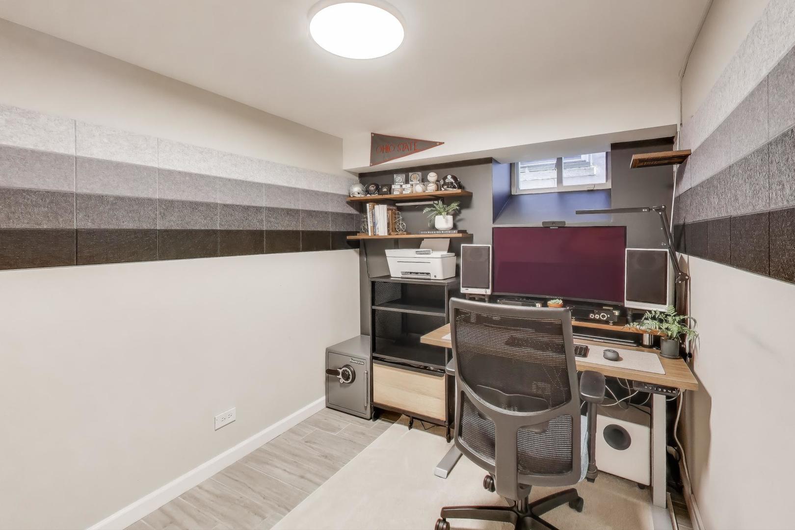 1930 W Huron Street, Chicago, IL 60622