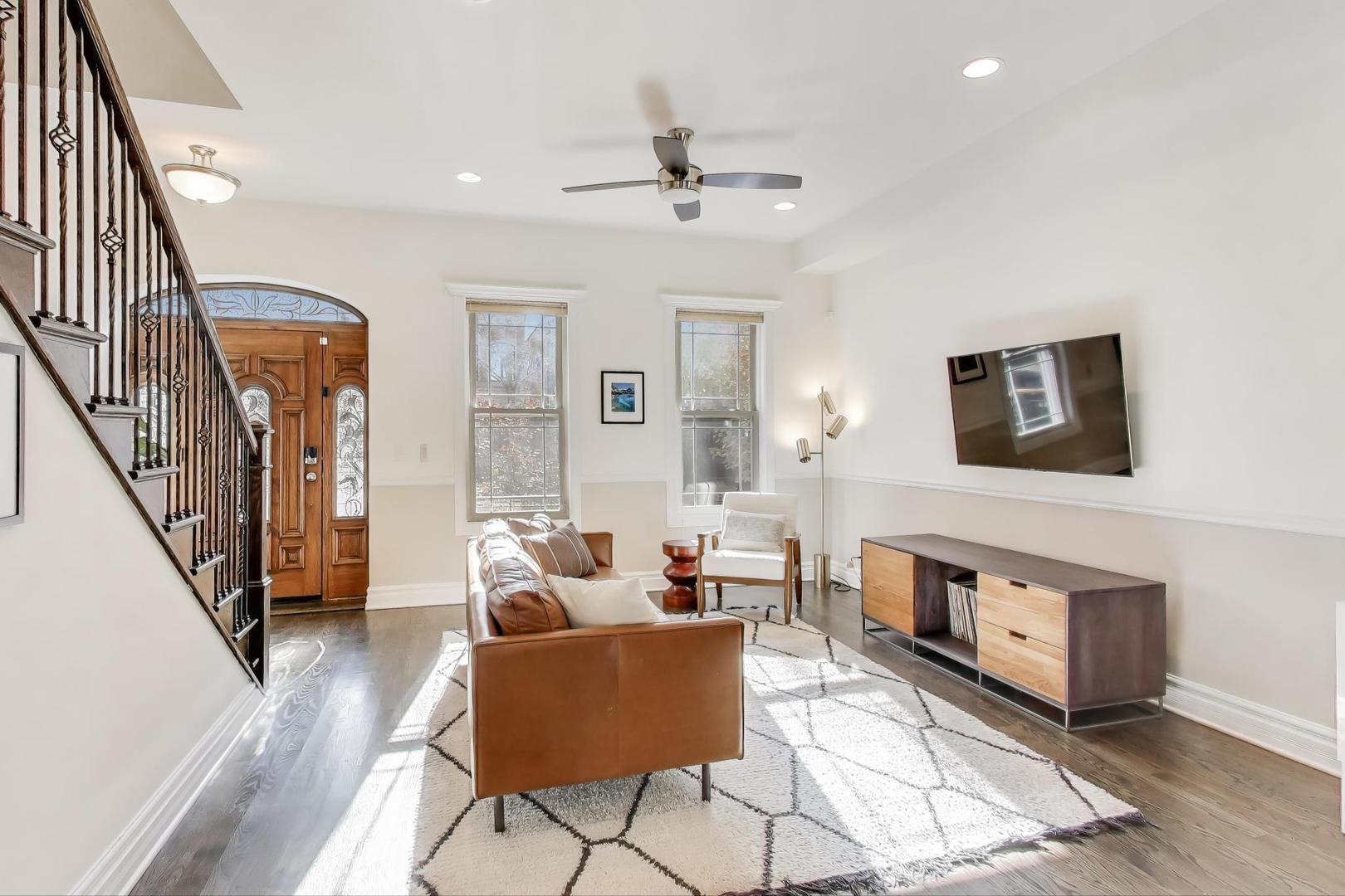 1930 W Huron Street, Chicago, IL 60622