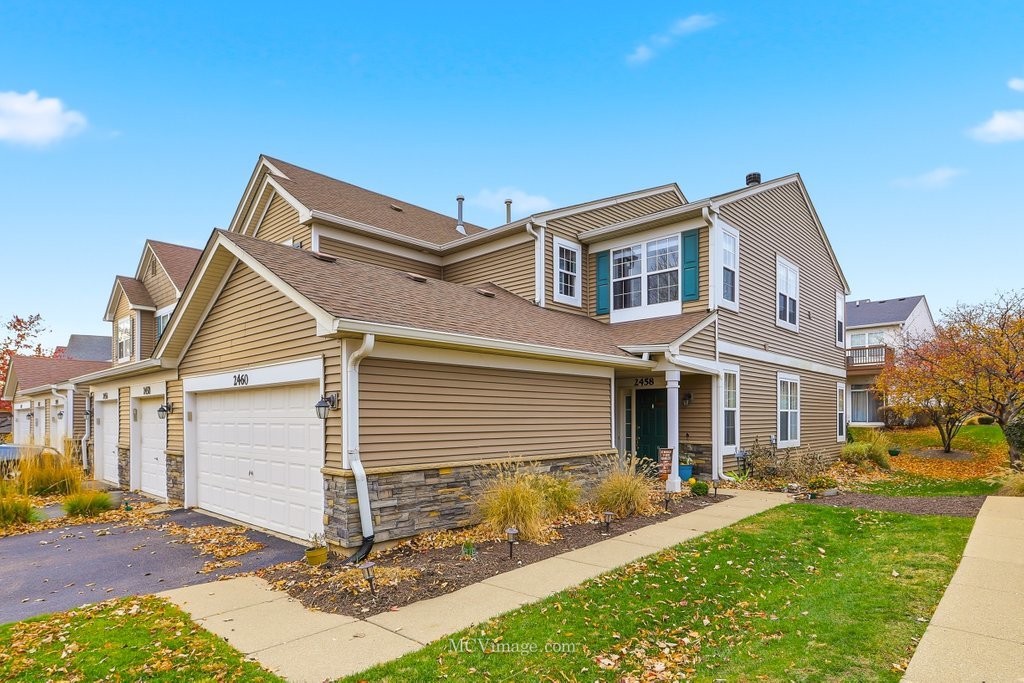 2460 Golf Ridge Circle #2460, Naperville, IL 60563