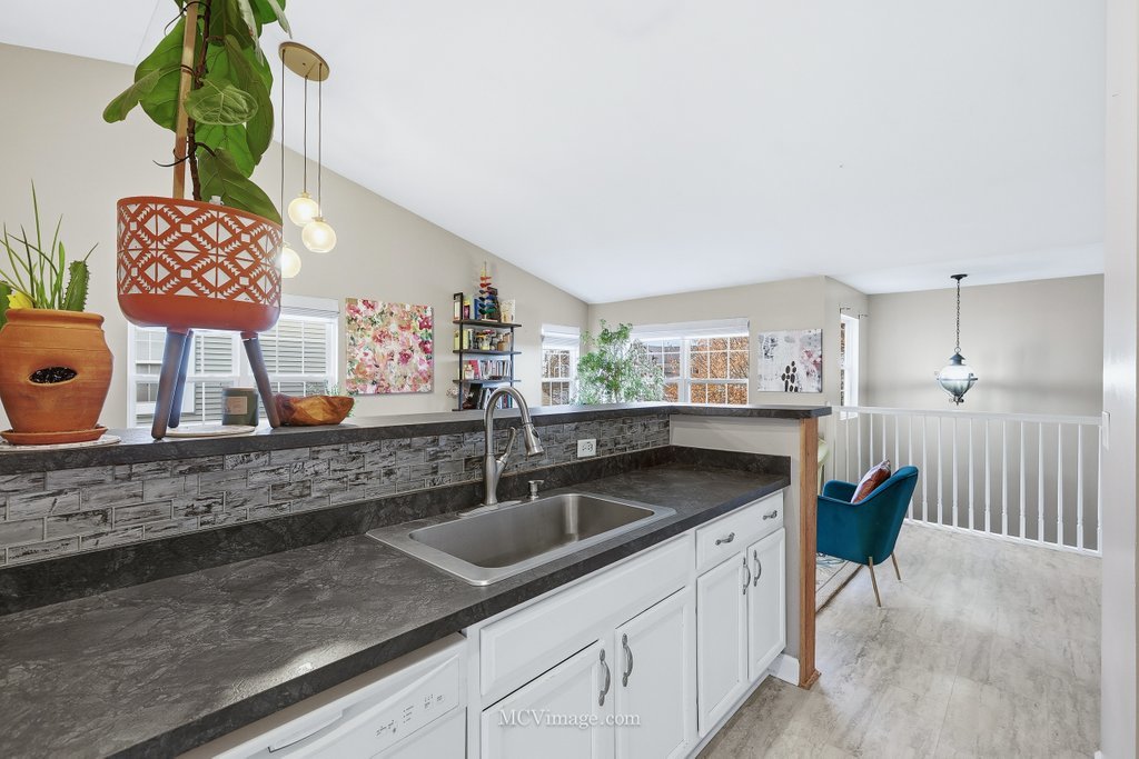 2460 Golf Ridge Circle #2460, Naperville, IL 60563