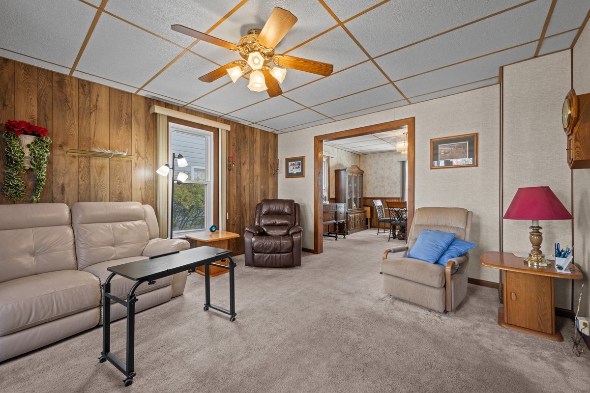 644 Oak Avenue, Aurora, IL 60506