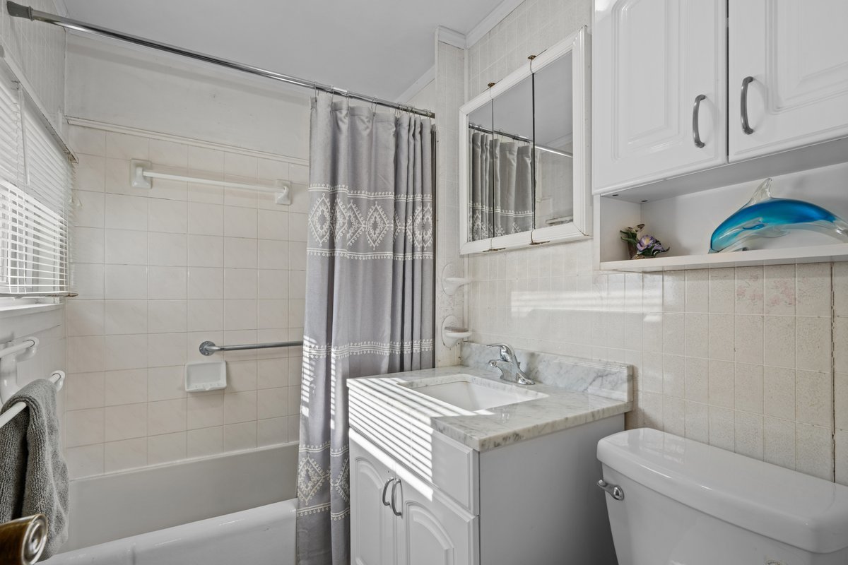 644 Oak Avenue, Aurora, IL 60506