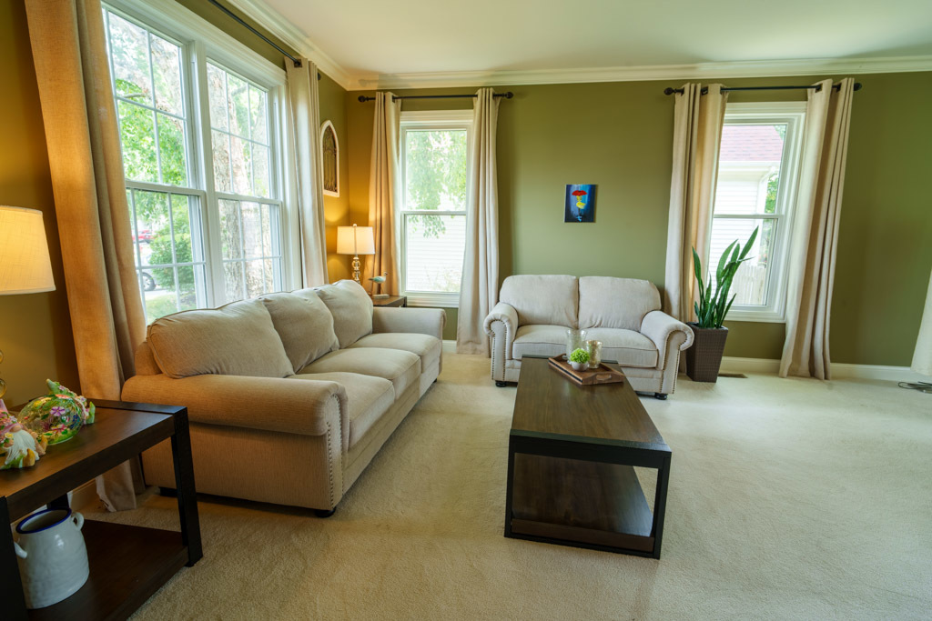 864 Red Clover Drive, Aurora, IL 60504