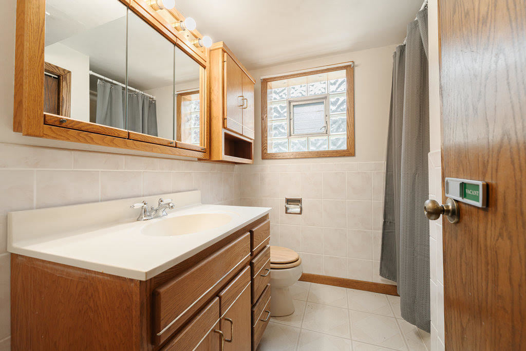 14322 McCarthy Road, Lemont, IL 60439