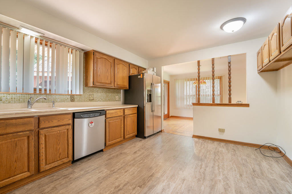 14322 McCarthy Road, Lemont, IL 60439