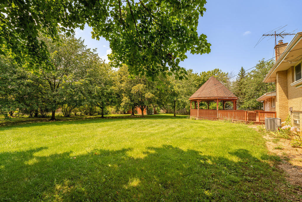 14322 McCarthy Road, Lemont, IL 60439