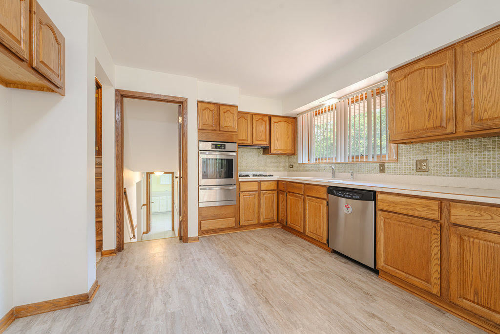 14322 McCarthy Road, Lemont, IL 60439