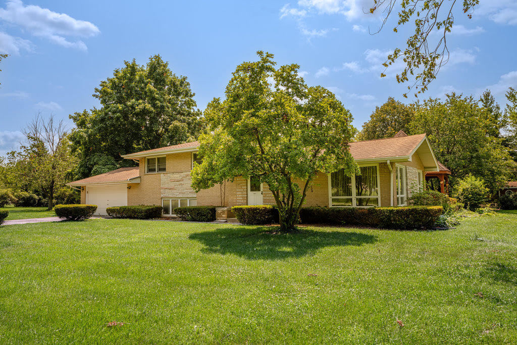 14322 McCarthy Road, Lemont, IL 60439