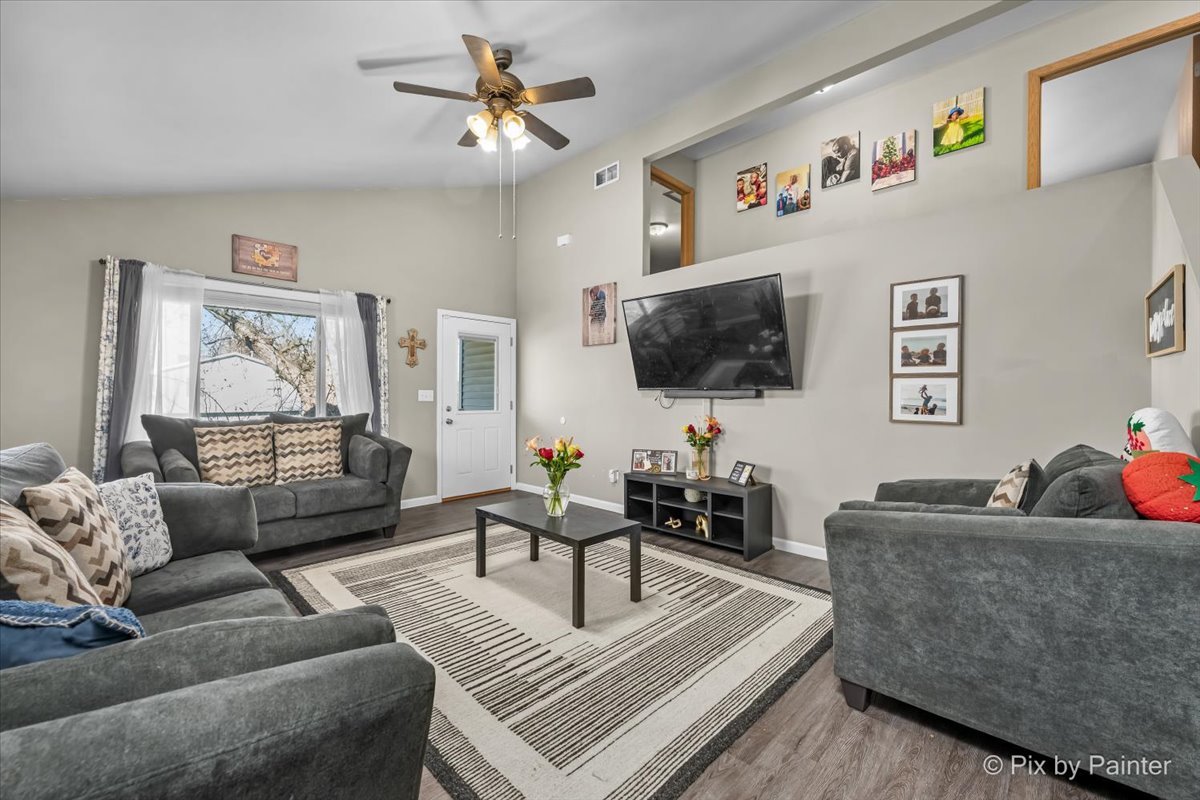 2703 21st Street, Zion, IL 60099