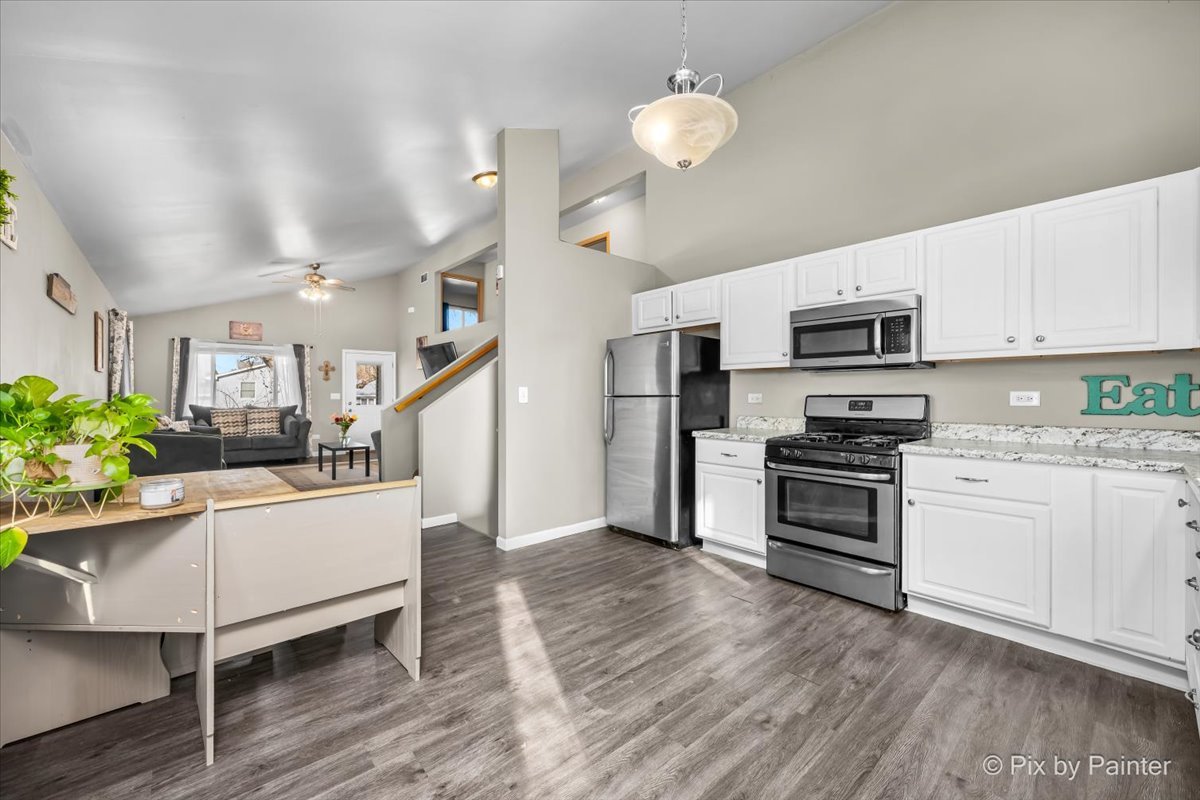 2703 21st Street, Zion, IL 60099