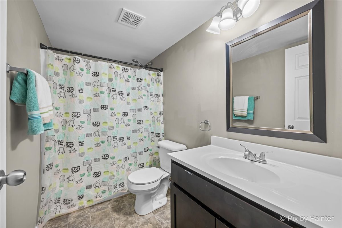 2703 21st Street, Zion, IL 60099