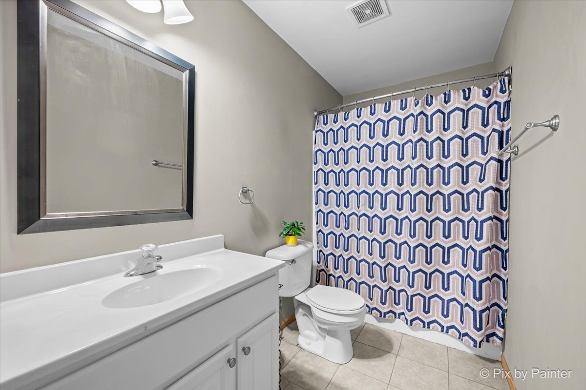 2703 21st Street, Zion, IL 60099