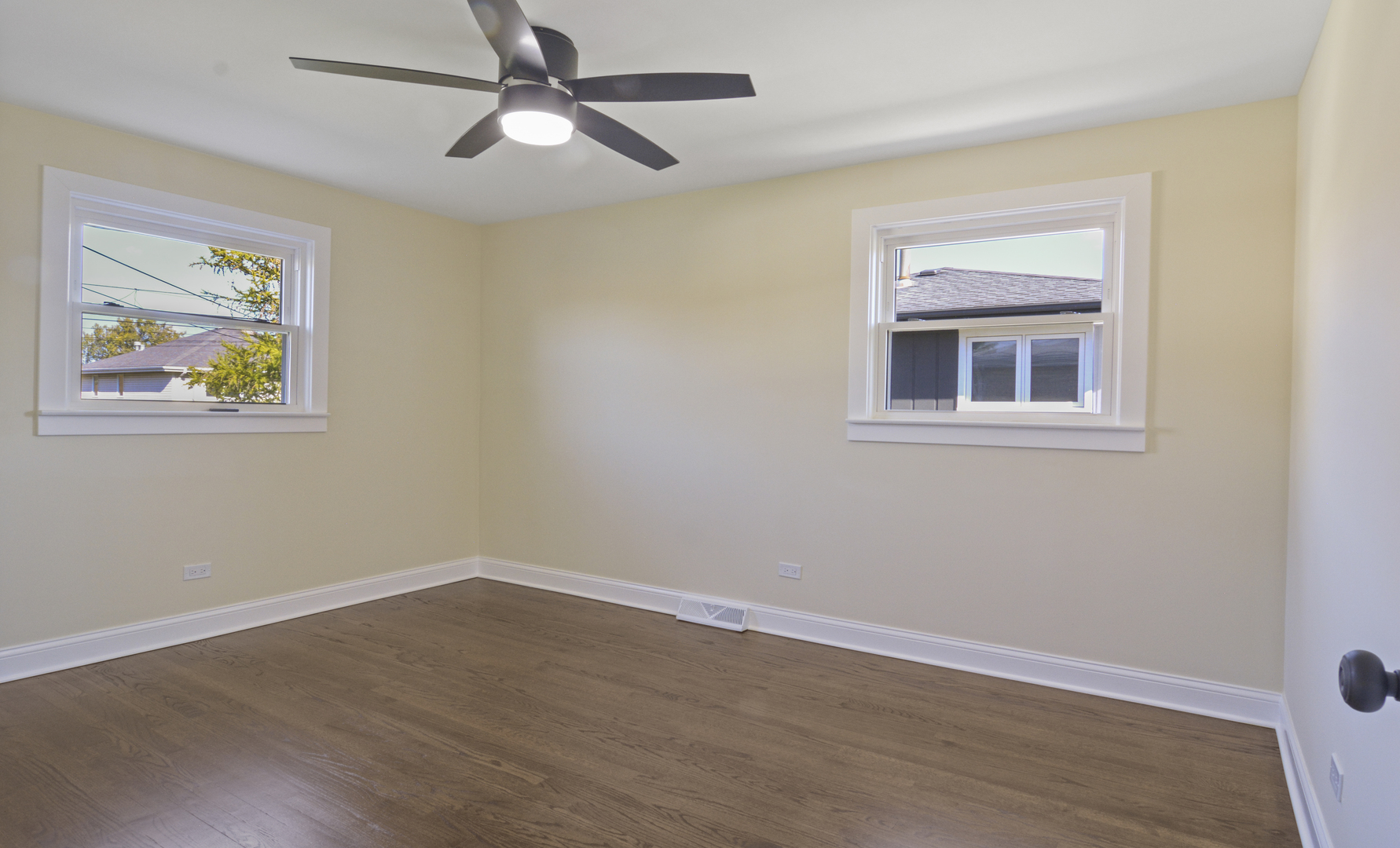 5748 W 89th Place, Oak Lawn, IL 60453