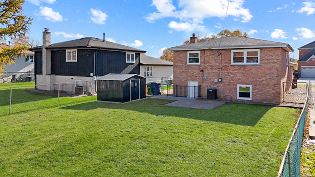 5748 W 89th Place, Oak Lawn, IL 60453